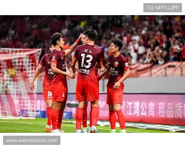 上海上港队近期引入的英超球员名单及转会背景分析