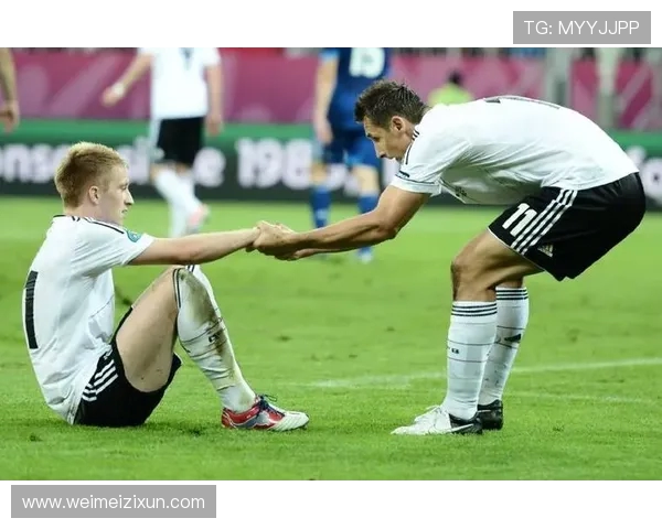 回望98年世界杯西班牙队的荣耀与遗憾之旅十年沉浮与战术反思录